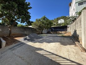 TERRENO COM ÁREA CONSTRUÍDA TABUAZEIRO