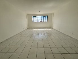 SALA COMERCIAL DE 45M² COM EXCELENTE LOCALIZAÇÃO NA AVENIDA FERNANDO FERRARI
