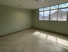 CONJUNTO DE SALAS COM 106m² NA MARECHAL CAMPOS EM MARUÍPE