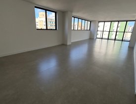 EXCELENTE 4 SUITE E 4 VAGAS, NO CORAÇÃO DA PRAIA DO CANTO