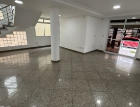 CASA RESIDENCIAL DUPLEX DE 04 QUARTOS/02 SUÍTES COM QUINTAL AMPLO NA MATA DA PRAIA