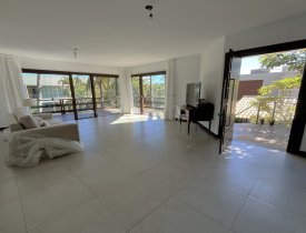 CASA DE ALTO PADRÃO COM 924m² + 4 SUÍTES + A POUCOS METROS DA AREIA, NA ILHA DO FRADE