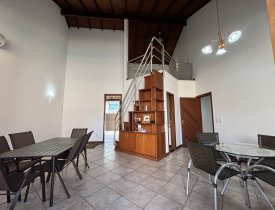 CASA LINEAR DE 03 QUARTOS/SUÍTE COM QUINTAL E PISCINA NA MATA DA PRAIA