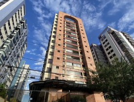 APARTAMENTO DE 3 QUARTOS/SUÍTE, UMA QUADRA DA PRAIA EM MATA DA PRAIA