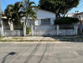 CASA DE 2 QUARTOS COM QUINTAL EM SÃO DIOGO