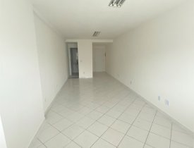 SALA COMERCIAL COM 35M2 COM VAGA NO MIOLO DE SANTA LUCIA