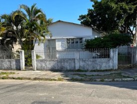 CASA DE 2 QUARTOS COM QUINTAL EM SÃO DIOGO