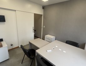 SALA COMERCIAL MOBILIADA COM VAGA DE GARAGEM NA PRAIA DO CANTO EXCELENTE LOCALIZAÇÃO